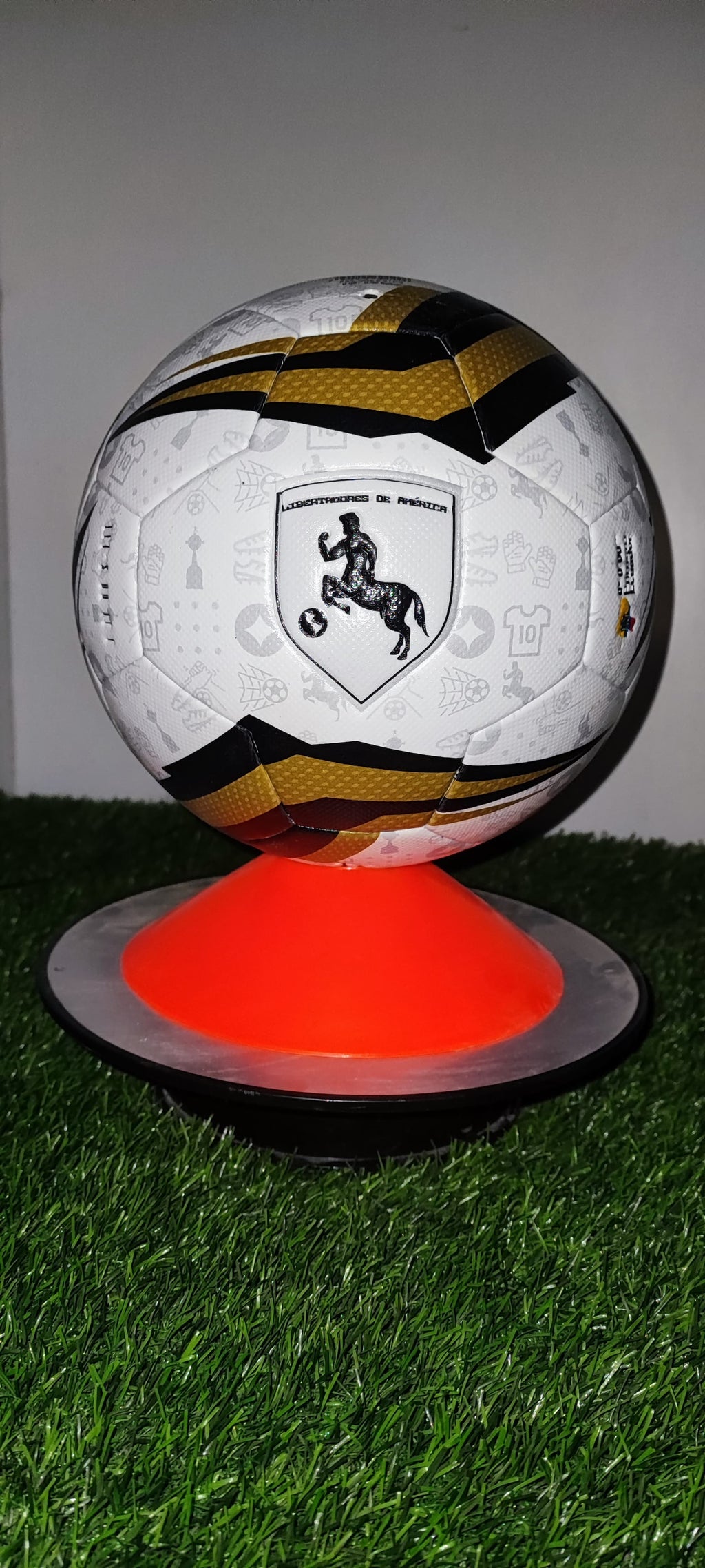 BALON PERSONALIZADO  EDICION ESCUELAS DE FUTBOL N 5. N 4